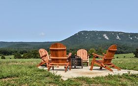 Holly Tree Retreat Located In Beautiful Luray, Va.